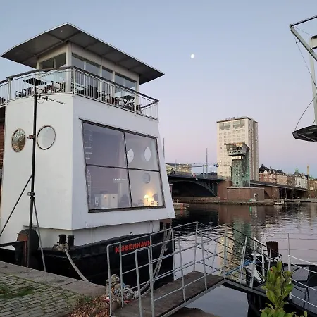 Cph Living Botel 3*
