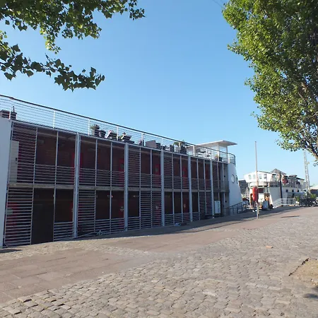 Cph Living Hotel na wodzie 3*