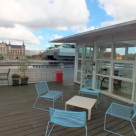 Cph Living Botel 3*