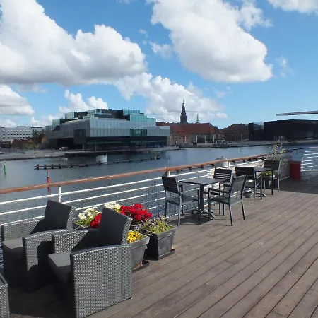 Úszó hotel Cph Living