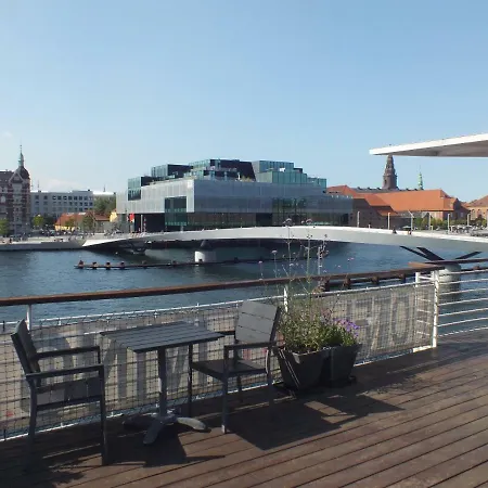 Úszó hotel Cph Living