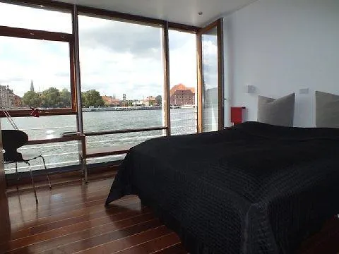Cph Living Úszó hotel Koppenhága