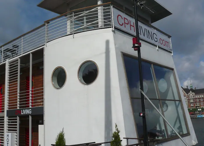 Cph Living Úszó hotel 3*