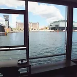 Cph Living Úszó hotel 3*