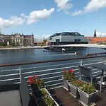 Úszó hotel Cph Living 3*