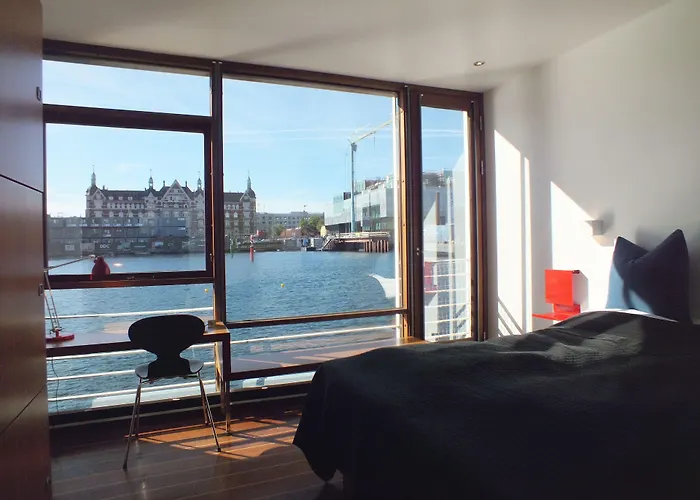 Cph Living Botel 3*