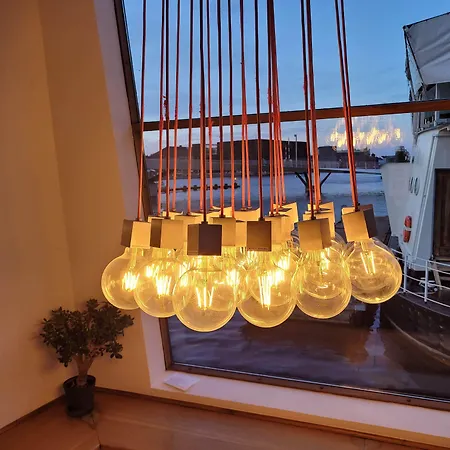 Cph Living Båthotell 3*